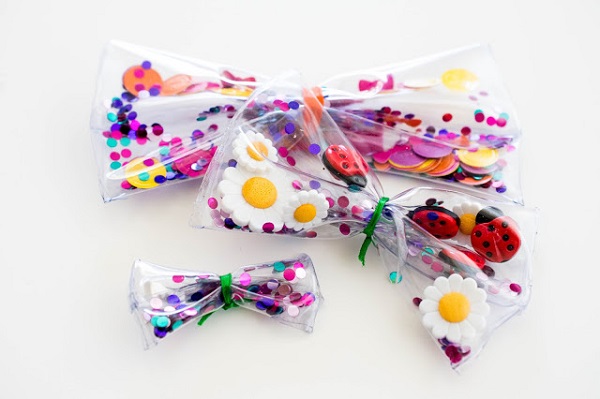 Tutorial: Clear vinyl confetti bow hair clips