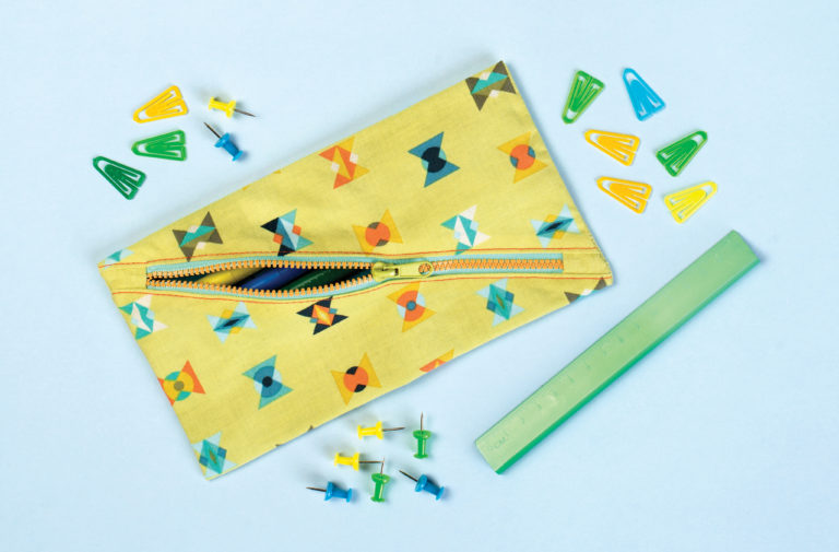 Tutorial: Pencil pouch with a diagonal zipper