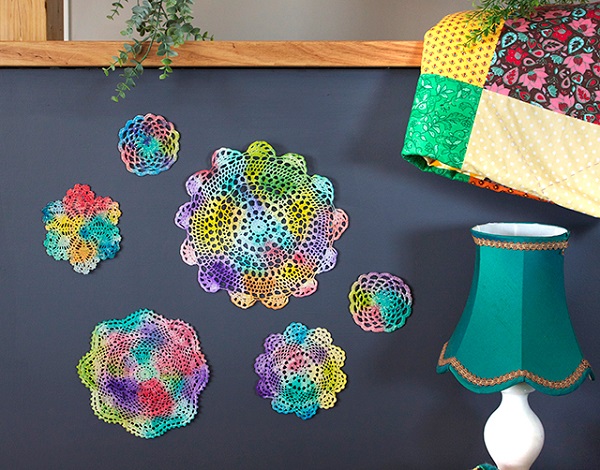 Tutorial: Colorful painted doilies