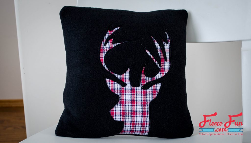 Tutorial: Reverse applique deer head pillow