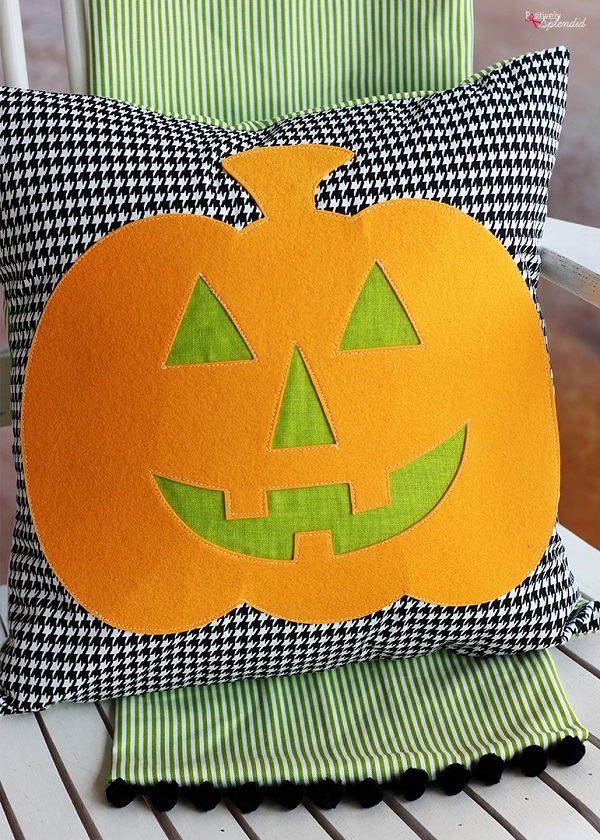 Tutorial: Jack-o-lantern Halloween throw pillow