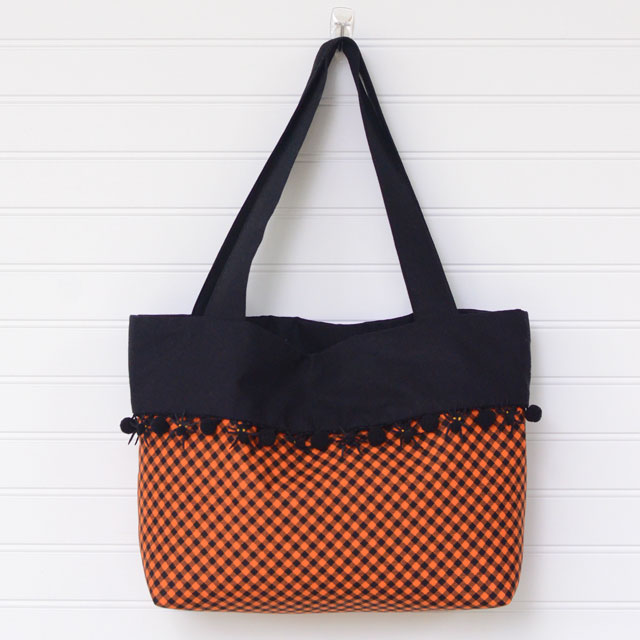 Tutorial: Trick or Treat tote with pom pom cuff