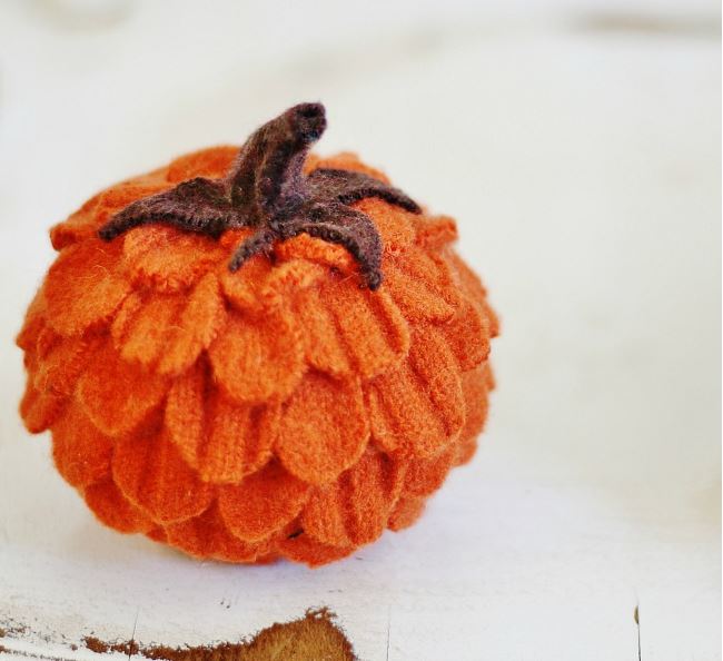 Tutorial: Felted wool pumpkin from a thrifted sweater