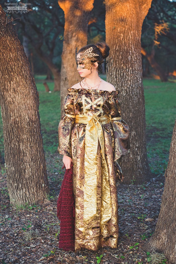 Tutorial and pattern: Medieval princess Halloween costume for girls