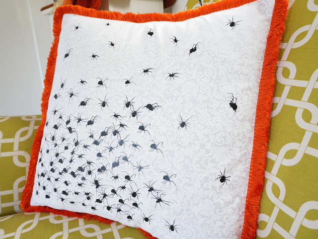 Tutorial: Spider Swarm Halloween pillow