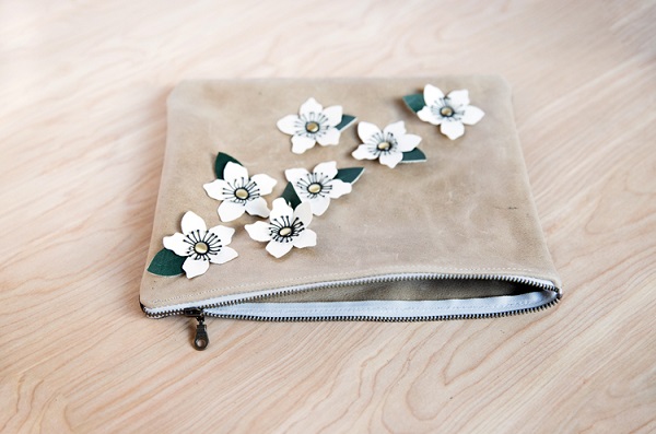 Tutorial and cut file: Leather anemone clutch bag