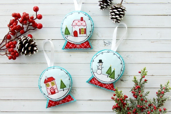 Tutorial and pattern: Stitched snow globe Christmas ornament