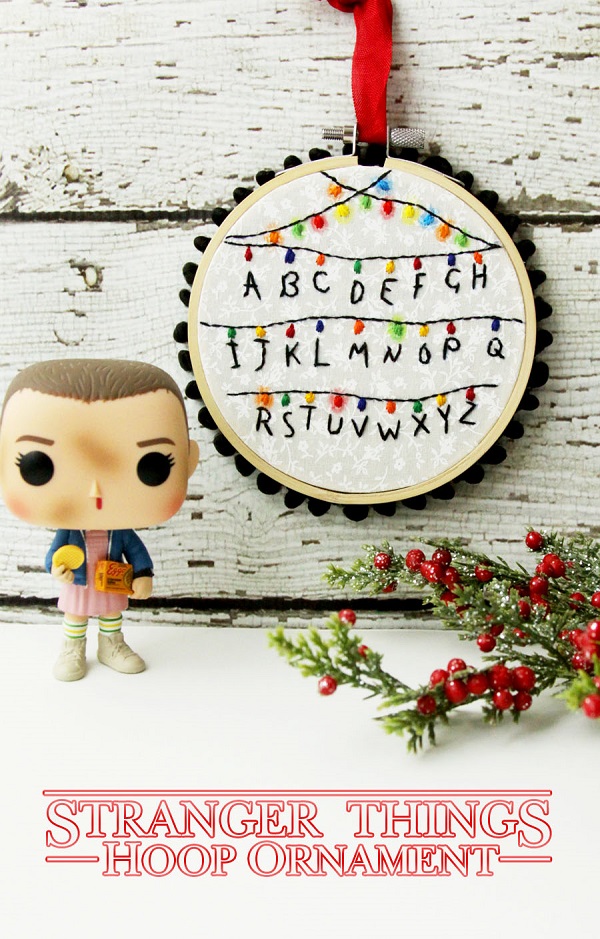 Tutorial and pattern: Stranger Things Christmas hoop ornament