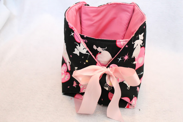 Tutorial and pattern:  Fold out fabric storage box