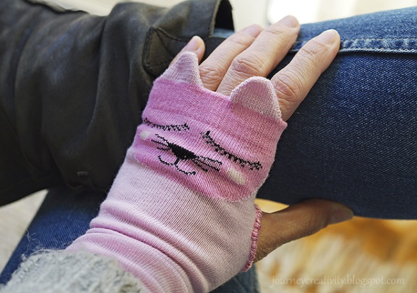 Tutorial: Fingerless gloves made from socks