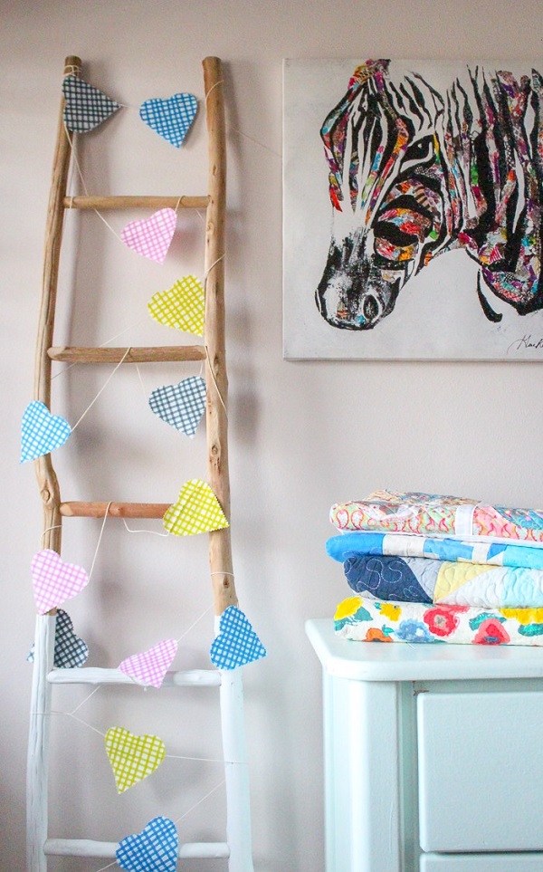 Tutorial: No-sew fabric heart banner