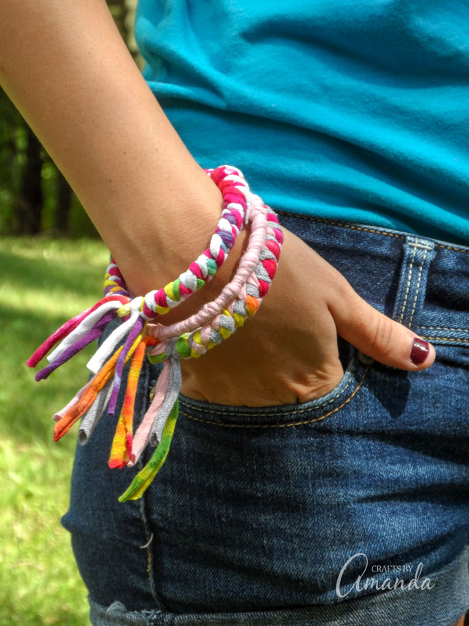 Tutorial: Upcycled t-shirt bangle bracelet