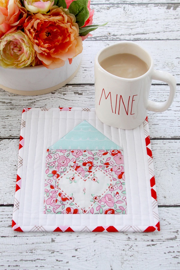 Tutorial and pattern: Heart and Home mug rug