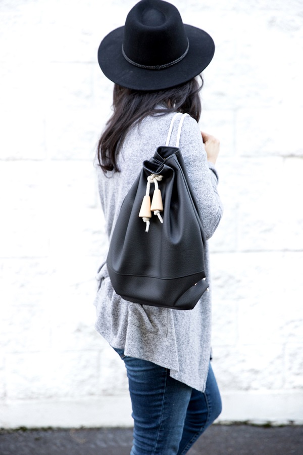 Tutorial: Faux leather drawstring backpack