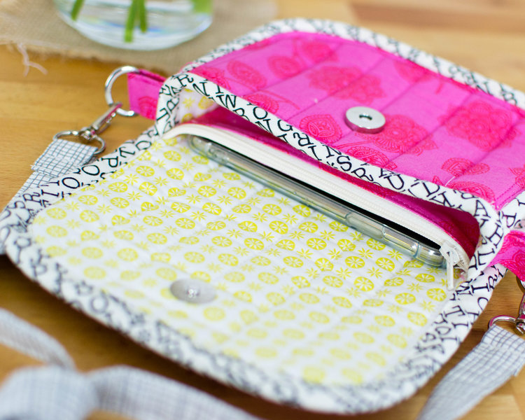 Tutorial and pattern: Small quilted clutch bag