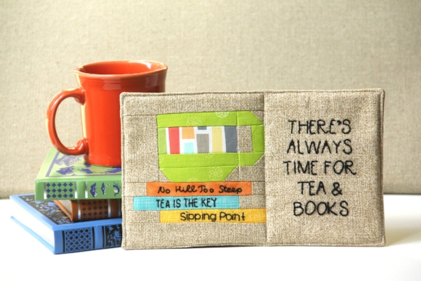 Tutorial and pattern: Time for tea and a book mug mat