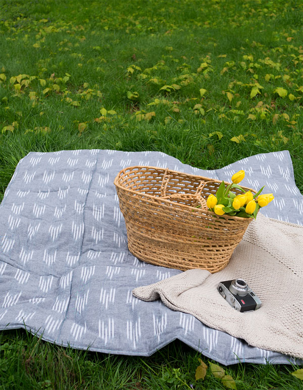 Sewing tutorial: Waterproof park or picnic blanket