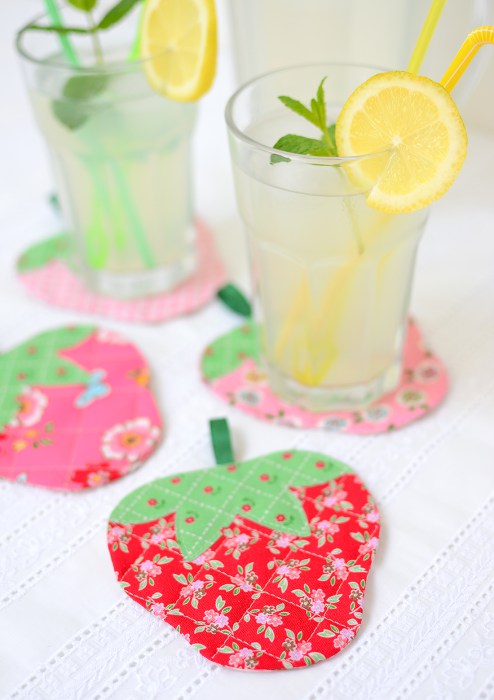 Sewing tutorial: Quilted strawberry coasters, with free pattern