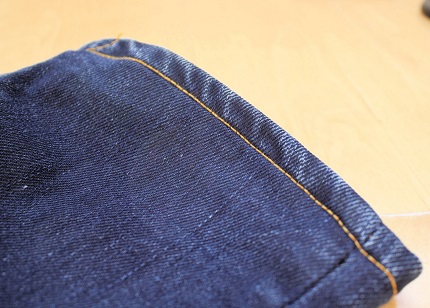 Tutorial: Pinch hem a pair of jeans to preserve the washed hem – Sewing