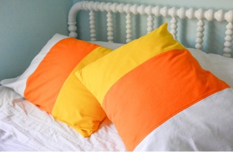 Hallowen sewing pattern - candy corn pillowcase