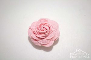 Tutorial: Turn ric rac into sweet little flowers – Sewing