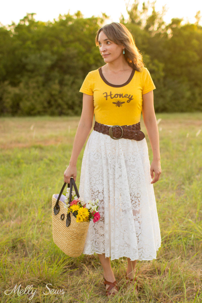 Sewing tutorial: Lace skirt from a tablecloth