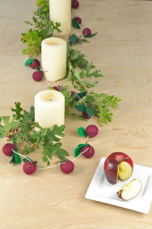 Tutorial: Fall felt apple garland