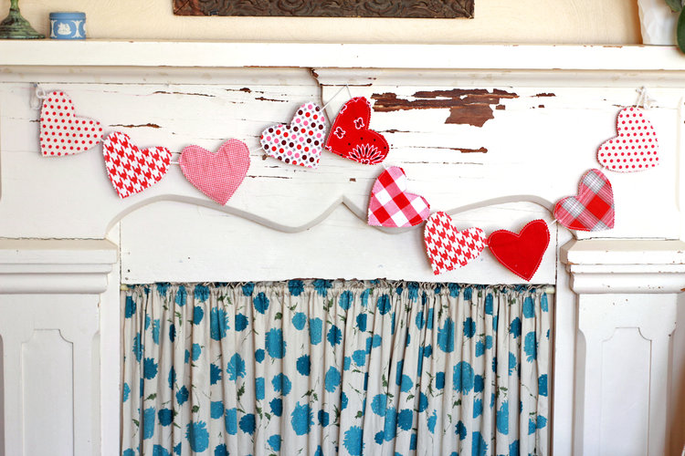 Sewing tutorial: Fabric heart Valentine garland