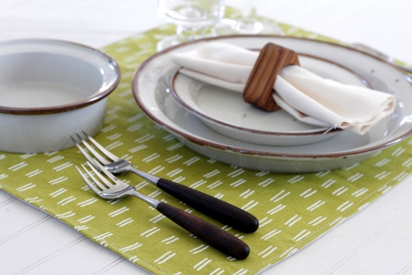 Sewing tutorial: Quick fabric placemats