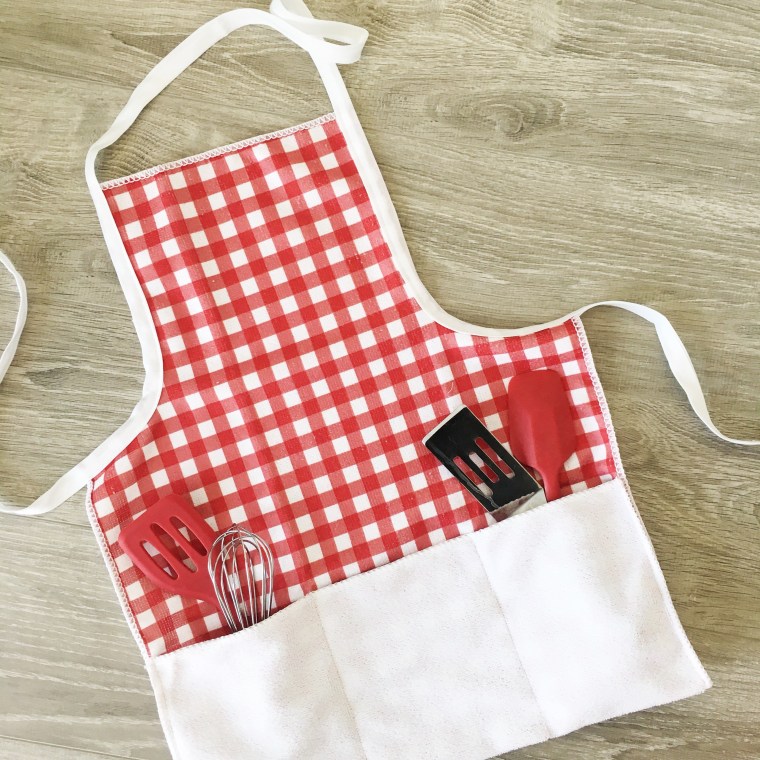 Sewing tutorial: Kids apron from a dish towel