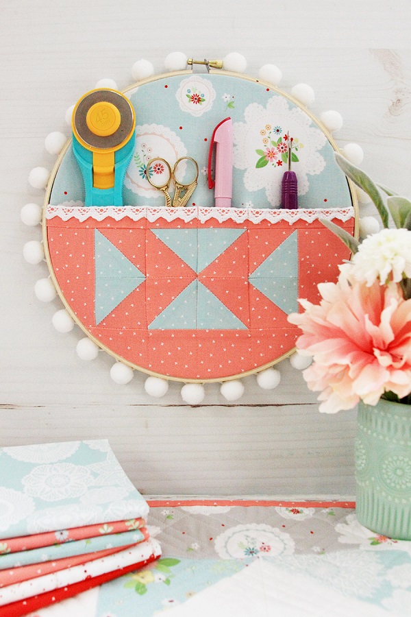 Sewing tutorial: Patchwork embroidery hoop organizer