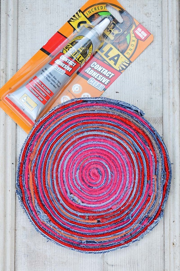 Tutorial: Upcycled denim and sweater placemats