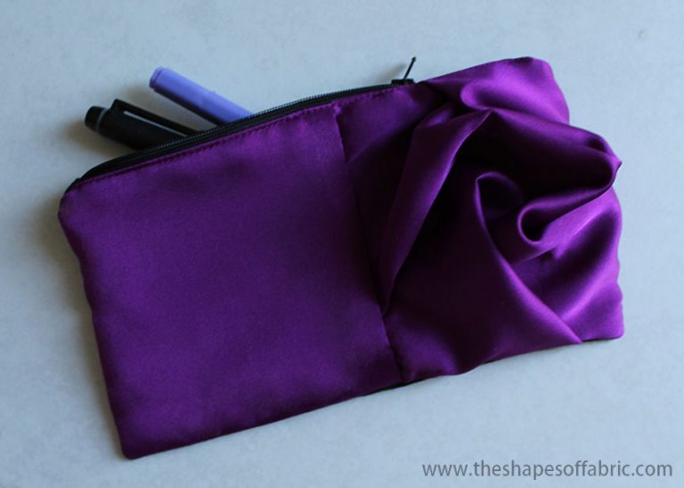 Sewing tutorial: Dimensional rose zipper pouch