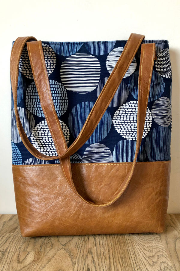 Sewing tutorial: Tote with a pocket for your tablet