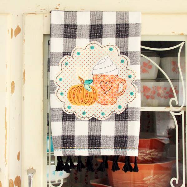 Free pattern: Pumpkin spice kitchen towel