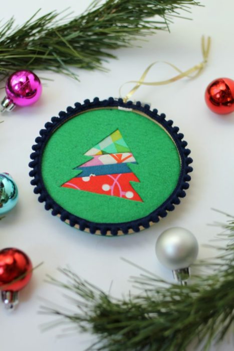 Sewing tutorial: Patchwork and felt Christmas tree ornaments