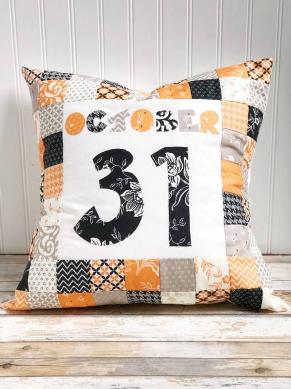 Sewing tutorial: Patchwork Halloween pillow