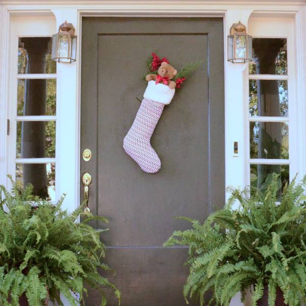 Free pattern: Christmas stocking for your front door