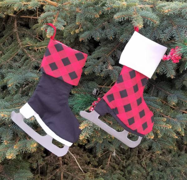 Free pattern: Ice skate Christmas stocking