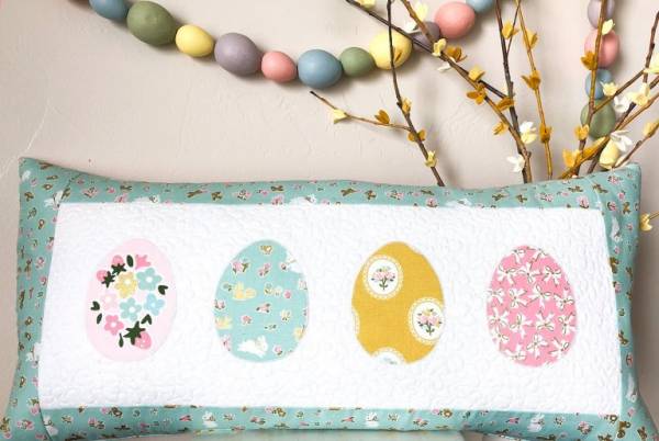 Free sewing pattern: Easter egg pillow