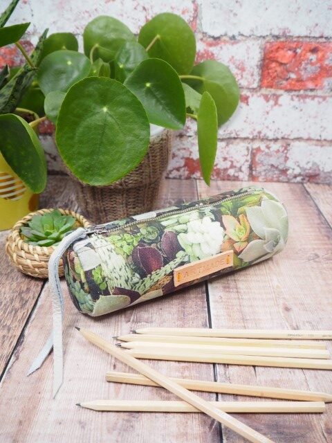 Round Pencil Pouch - Free Sewing Pattern