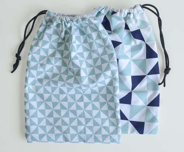 DIY sewing tutorial: Easy tea towel drawstring bag