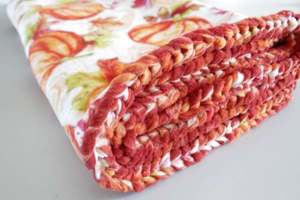 Braided Edge Fleece Blanket - Easy Sewing Tutorial