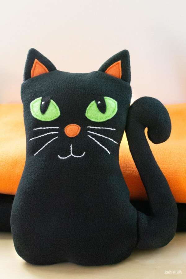 Fleece Cat Softie - Free Sewing Pattern