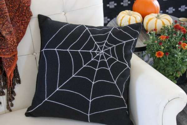 Spiderweb Halloween Pillow - DIY Sewing Tutorial