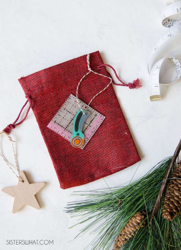 Cute Christmas Ornament for Sewists - DIY Tutorial