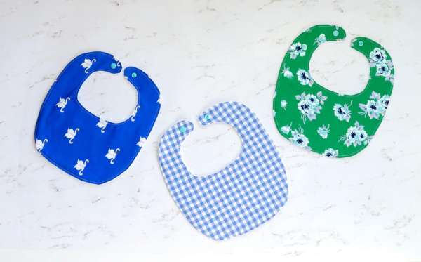 Easy Baby Bib - Free Sewing Pattern in 4 Sizes