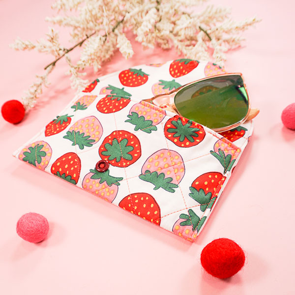 Easy Quilted Sunglasses Case - Free Sewing Pattern