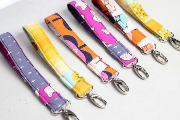 Easy Wristlet Key Fob - DIY Sewing Tutorial