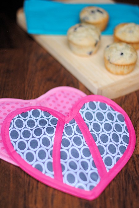 Heart Shaped Oven Mitt Free Sewing Pattern